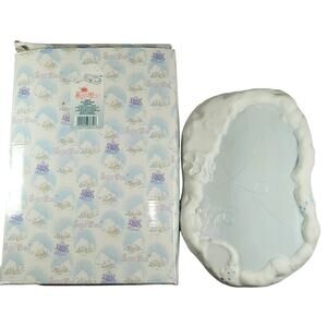 Precious Moments Sugar Town Skating Pond Figurine Enesco 184047